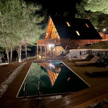 Panurlawoodenhouse Oezel Havuz& Sauna Mavi Luaran gambar