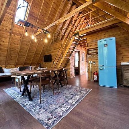 Panurlawoodenhouse Oezel Havuz& Sauna Mavi Luaran gambar