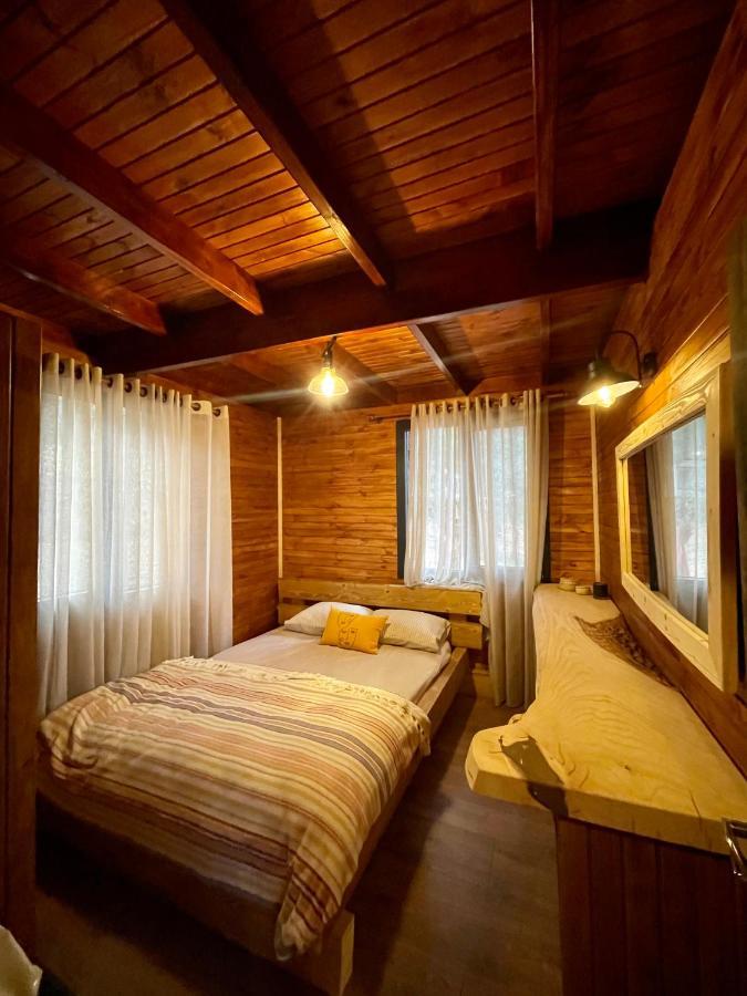 Panurlawoodenhouse Oezel Havuz& Sauna Mavi Luaran gambar