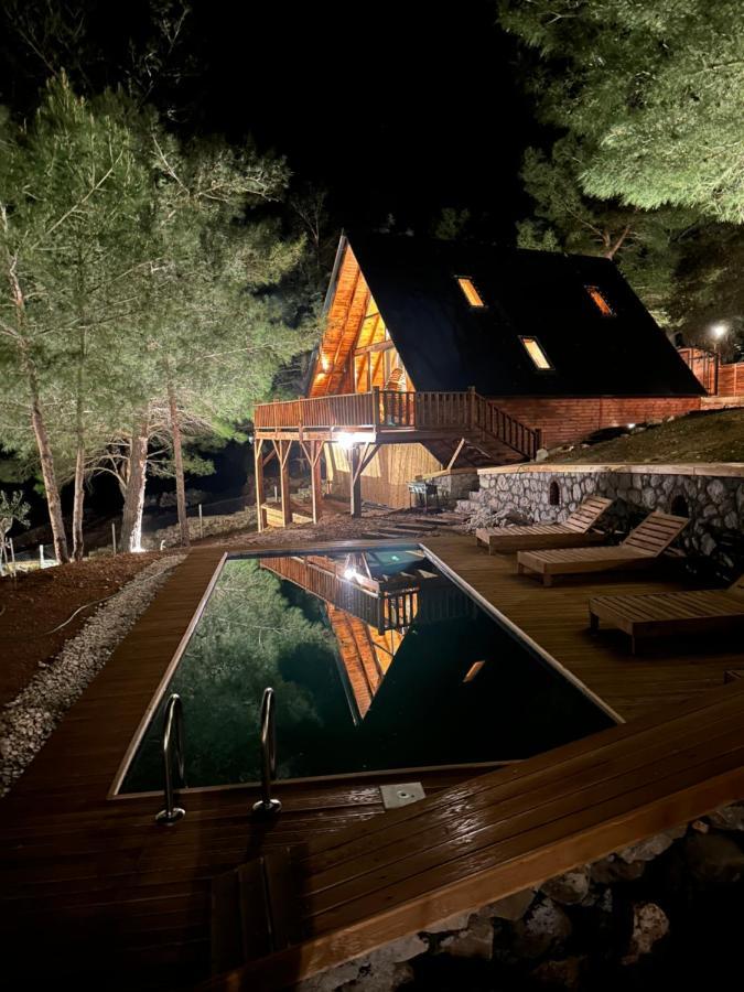 Panurlawoodenhouse Ozel Havuz& Sauna Mavi Luaran gambar