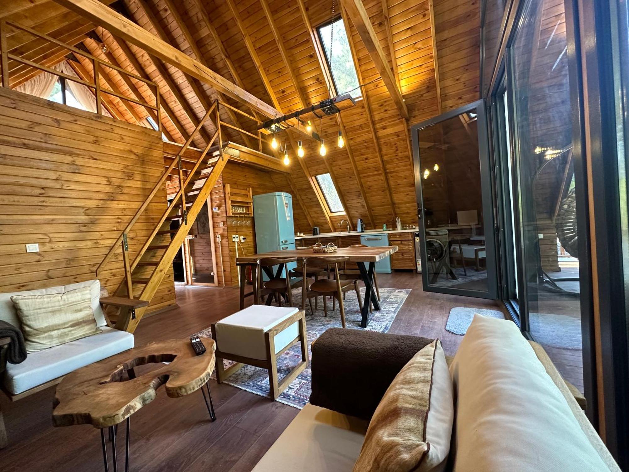 Panurlawoodenhouse Oezel Havuz& Sauna Mavi Luaran gambar