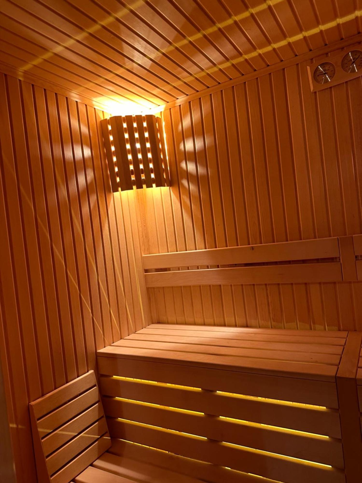 Panurlawoodenhouse Oezel Havuz& Sauna Mavi Luaran gambar